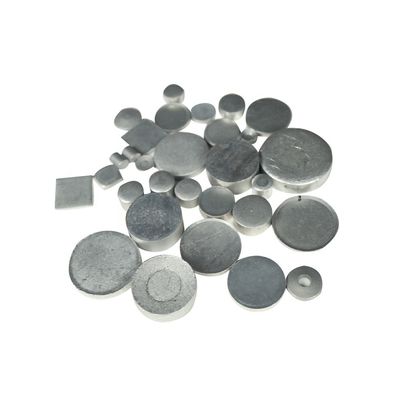 1070 Aluminiumdeeltjes met platte koepel, met een op maat gemaakt gat