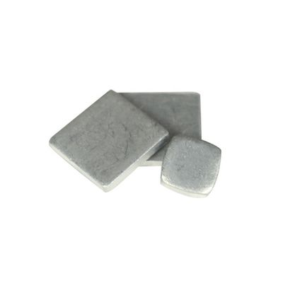 1070 Aluminiumdeeltjes met platte koepel, met een op maat gemaakt gat